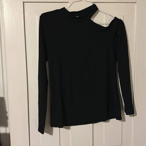 Cutout long sleeve shirt - Picture 1 of 2